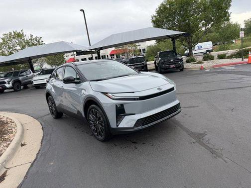 Cement w/Midnight Black Metallic Roof 2026 Toyota C-HR XSE