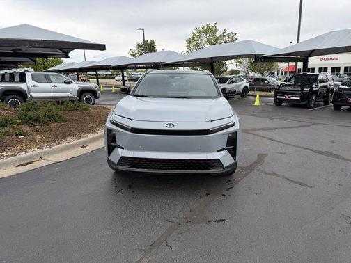 Cement w/Midnight Black Metallic Roof 2026 Toyota C-HR XSE