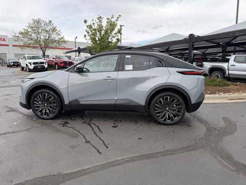Cement w/Midnight Black Metallic Roof 2026 Toyota C-HR XSE