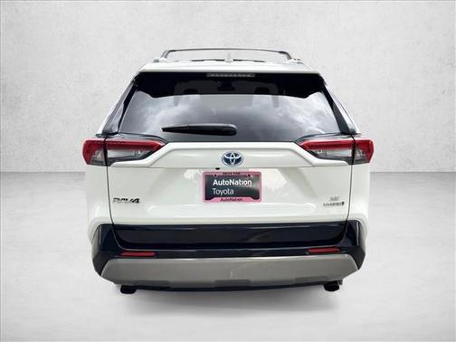 2022 Toyota RAV4 Hybrid SE