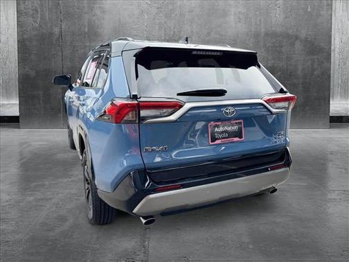 2025 Toyota RAV4 Hybrid SE