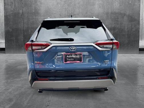2025 Toyota RAV4 Hybrid SE