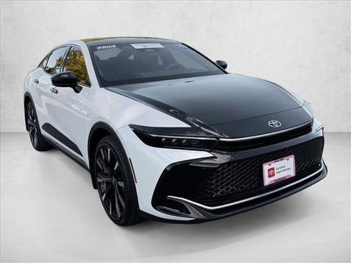 2025 Toyota Crown Platinum