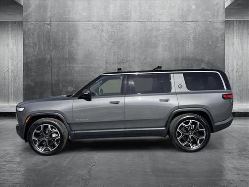 2025 Rivian R1S Adventure