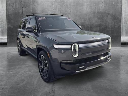 2025 Rivian R1S Adventure