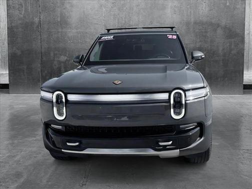 2025 Rivian R1S Adventure