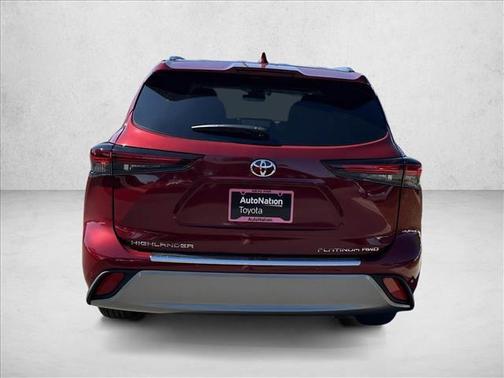 2025 Toyota Highlander Platinum