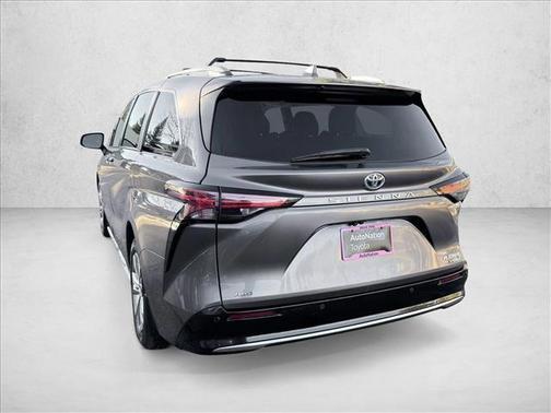 2022 Toyota Sienna Platinum