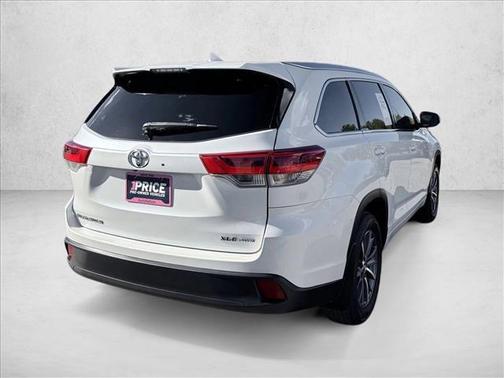 Blizzard Pearl 2017 Toyota Highlander XLE