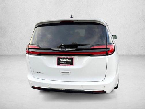 Bright White Clearcoat 2023 Chrysler Pacifica Touring L