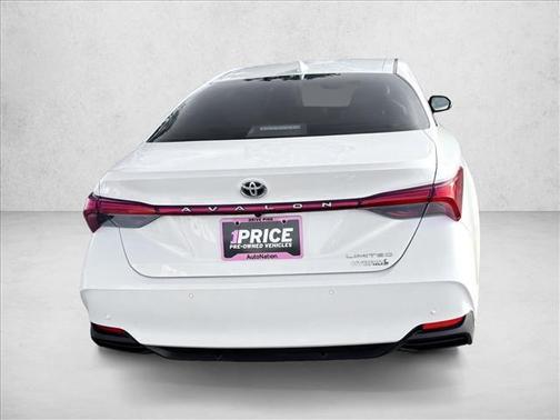 2019 Toyota Avalon Hybrid Limited