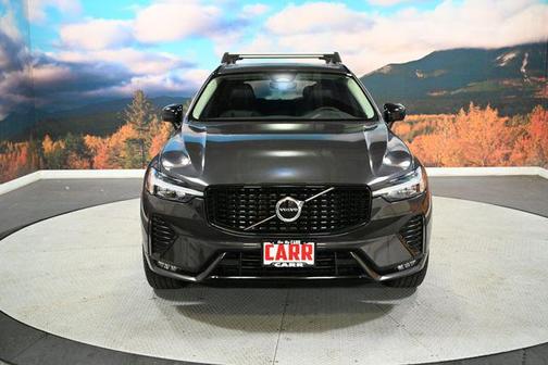 Gray 2024 Volvo XC60 B5 Core Dark Theme