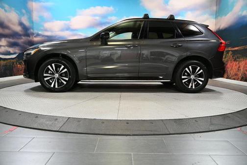 Gray 2024 Volvo XC60 B5 Core Dark Theme