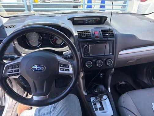 Ice Silver Metallic 2014 Subaru Forester 2.5i Touring