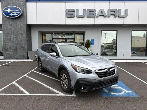 Ice Silver Metallic 2021 Subaru Outback Premium