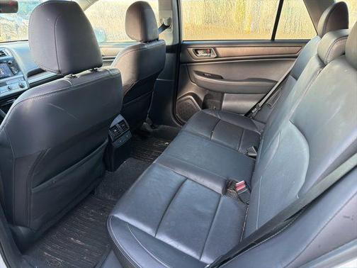 Crystal White Pearl 2017 Subaru Outback 2.5i Limited