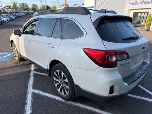 Crystal White Pearl 2017 Subaru Outback 2.5i Limited