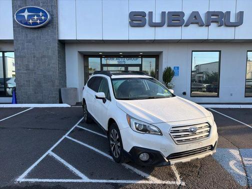 Crystal White Pearl 2017 Subaru Outback 2.5i Limited