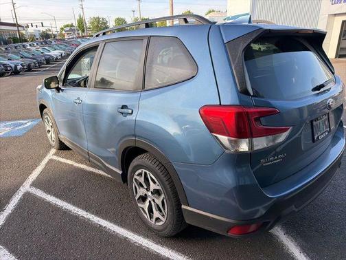 Horizon Blue Pearl 2023 Subaru Forester Premium