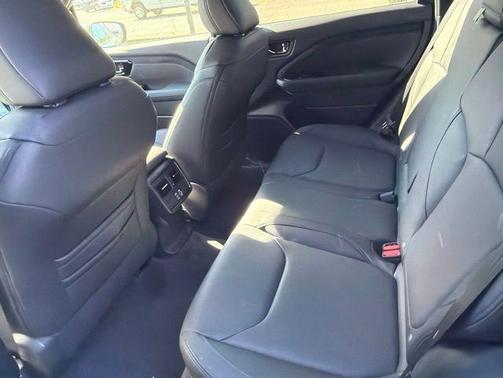 Autumn Green Metallic 2026 Subaru Forester Limited