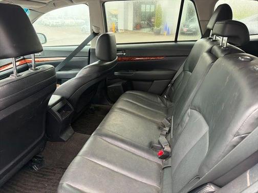 Graphite Gray Metallic 2011 Subaru Outback 2.5 i Limited