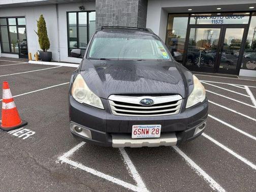 Graphite Gray Metallic 2011 Subaru Outback 2.5 i Limited