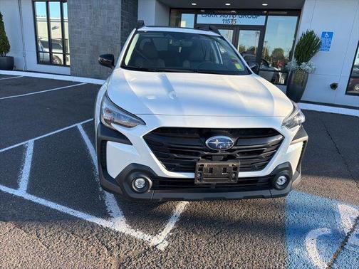 Crystal White Pearl 2024 Subaru Outback Onyx Edition XT