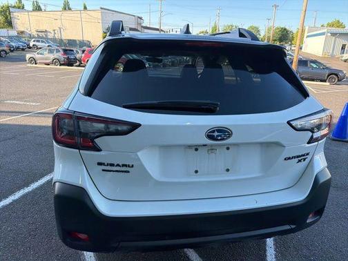 Crystal White Pearl 2024 Subaru Outback Onyx Edition XT