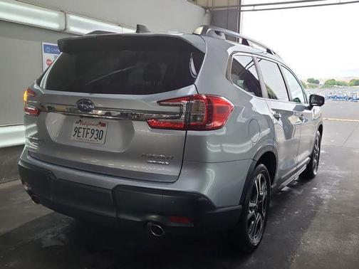 Ice Silver Metallic 2023 Subaru Ascent Limited 7-Passenger