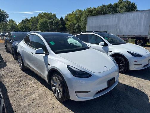 Pearl White Multi-Coat 2023 Tesla Model Y Long Range Dual Motor All-Wheel Drive