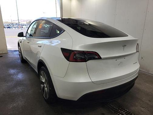 Pearl White Multi-Coat 2023 Tesla Model Y Long Range Dual Motor All-Wheel Drive