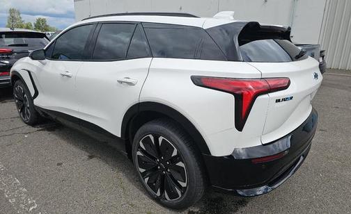 Iridescent Pearl Tricoat 2024 Chevrolet Blazer EV eAWD RS