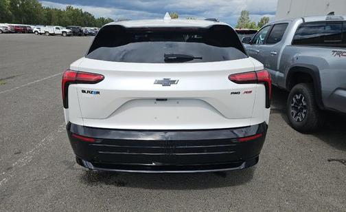 Iridescent Pearl Tricoat 2024 Chevrolet Blazer EV eAWD RS
