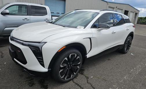 Iridescent Pearl Tricoat 2024 Chevrolet Blazer EV eAWD RS