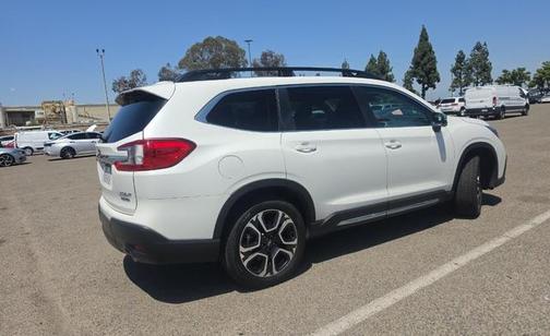 Crystal White Pearl 2023 Subaru Ascent Limited 7-Passenger