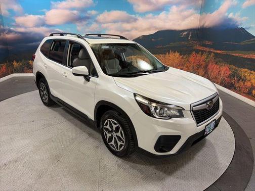 Crystal White Pearl 2019 Subaru Forester Premium