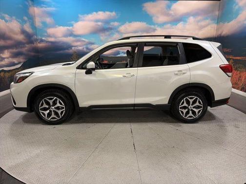 Crystal White Pearl 2019 Subaru Forester Premium