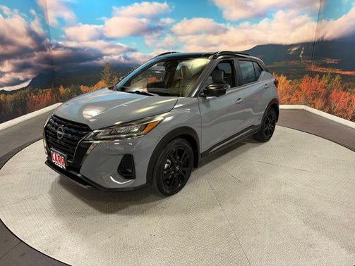 Super Black 2022 Nissan Kicks SR