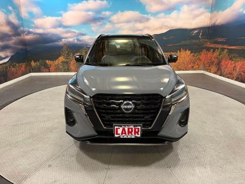 Super Black 2022 Nissan Kicks SR