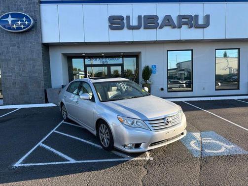Classic Silver Metallic 2011 Toyota Avalon Limited