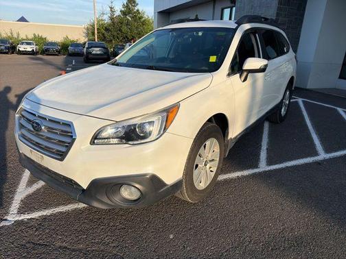 Crystal White Pearl 2017 Subaru Outback 2.5i Premium