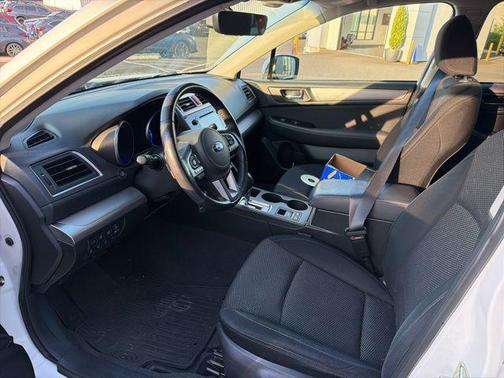 Crystal White Pearl 2017 Subaru Outback 2.5i Premium