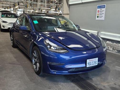 Deep Blue Metallic 2023 Tesla Model 3 Standard Range
