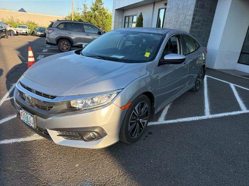 Lunar Silver Metallic 2018 Honda Civic EX-L