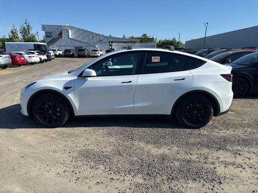 Pearl White Multi-Coat 2023 Tesla Model Y Long Range Dual Motor All-Wheel Drive