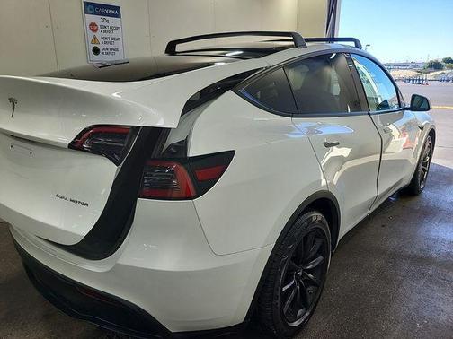 Pearl White Multi-Coat 2023 Tesla Model Y Long Range Dual Motor All-Wheel Drive