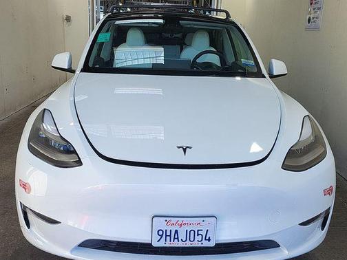 Pearl White Multi-Coat 2023 Tesla Model Y Long Range Dual Motor All-Wheel Drive