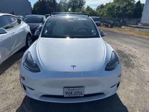 Pearl White Multi-Coat 2023 Tesla Model Y Long Range Dual Motor All-Wheel Drive