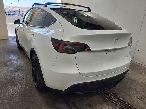 Pearl White Multi-Coat 2023 Tesla Model Y Long Range Dual Motor All-Wheel Drive