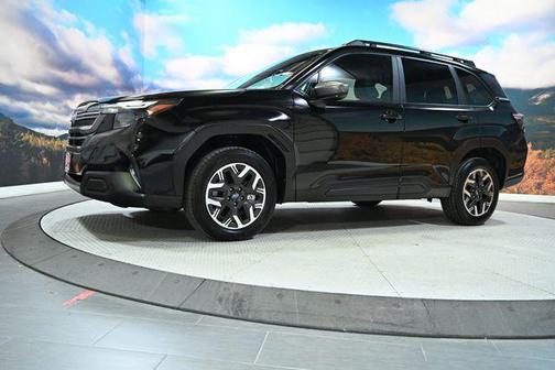 Crystal Black Silica 2025 Subaru Forester Premium